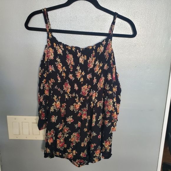 Live 4 truth floral cold shoulder top M - Picture 8 of 12